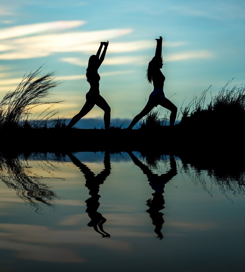 Yoga hjemme: Å finne indre ro og balanse i trygge omgivelser
